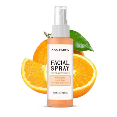Toner per il viso di etichetta privata Spray idratante profondo per il viso Idratante velocemente assorbe VC Sbiancatore della pelle Spray idratante per il viso