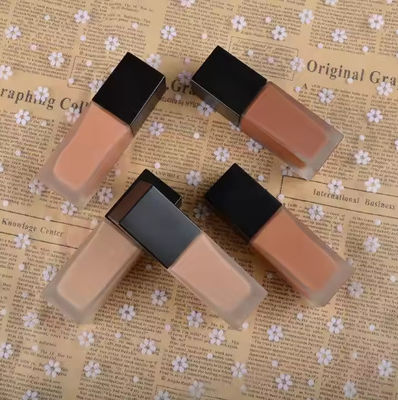 OEM/ODM Créme de fondation liquide maquillage végétalien Matte Cosmétiques de fondation à haute couverture