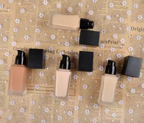 OEM/ODM Créme de fondation liquide maquillage végétalien Matte Cosmétiques de fondation à haute couverture