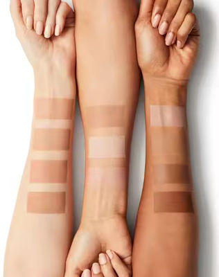 OEM / ODM Groothandel Beige vloeibare fundering met pore-functie OEM / ODM-service Op maat gemaakte formule Privélabel Geen logo Bulk B2B-levering