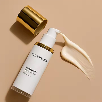 Fabrikant Vegan Face Lotion met rijstextract vochtinbrengende, ophelderende, anti-krakende formule voor gladde en gelijkmatige huid